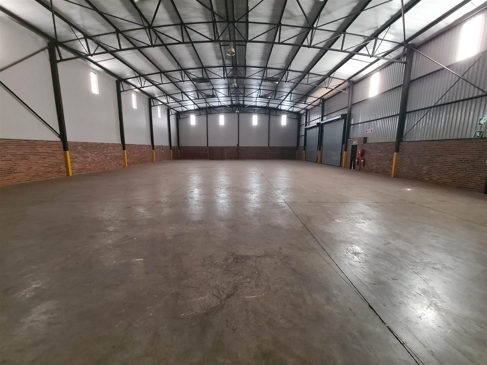 1554  m² Industrial space in Monavoni photo number 9