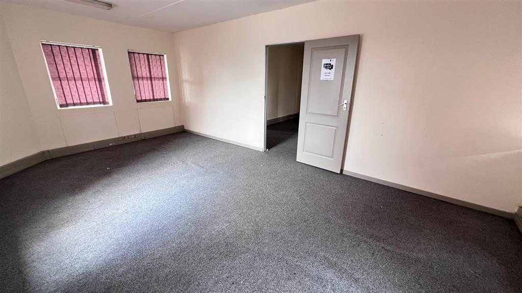 57  m² Commercial space in Krugersdorp Central photo number 11