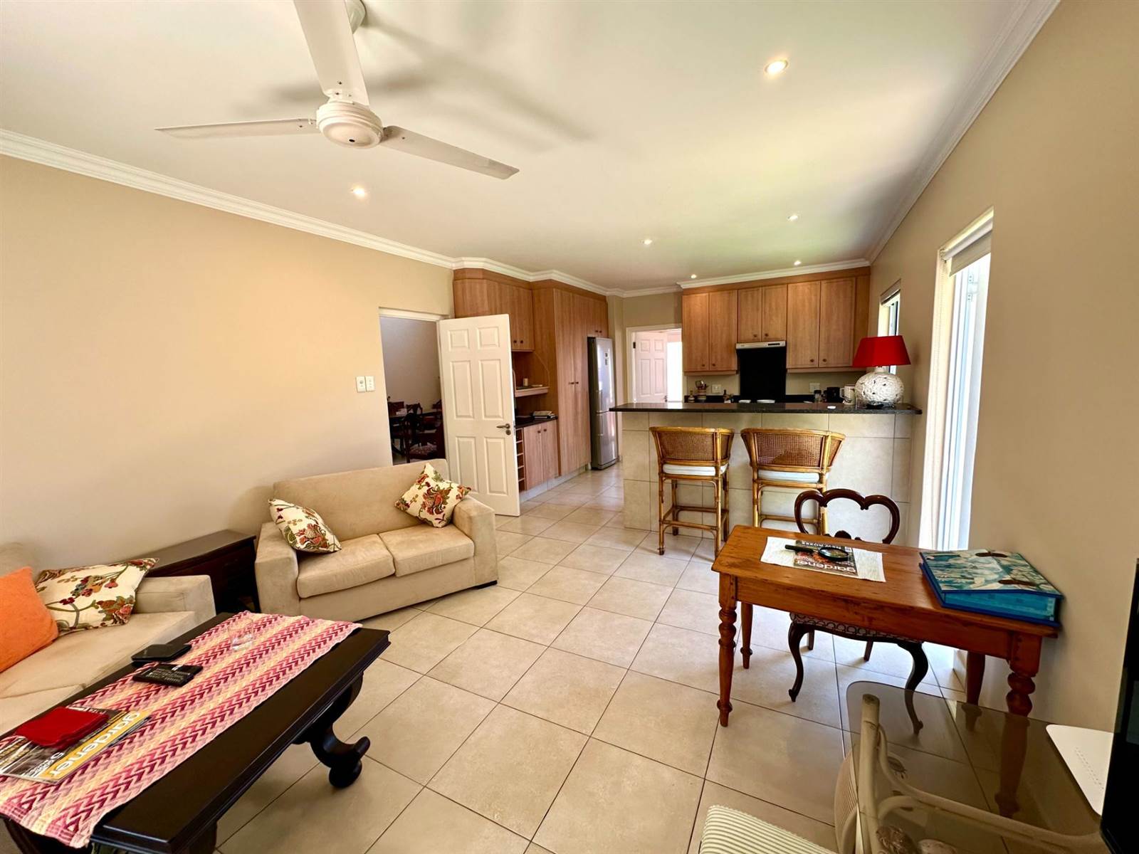 4 Bed Townhouse in Mt Edgecombe Estate 1 & 2 photo number 6