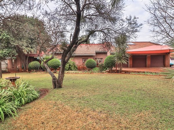 4 Bedroom House 4 Bedroom House