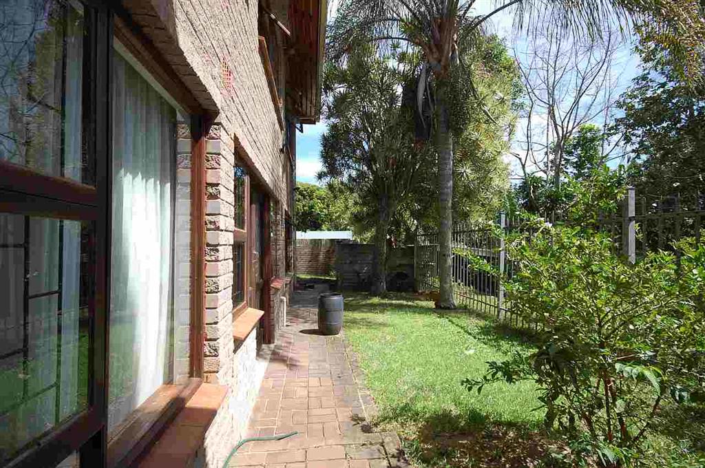 3 Bed House in Umtentweni photo number 29