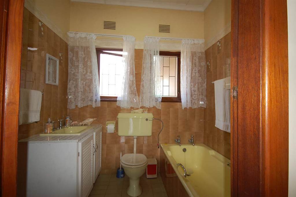 3 Bed House in Umtentweni photo number 22