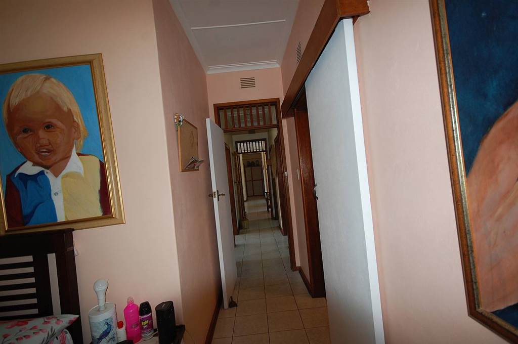 3 Bed House in Umtentweni photo number 20