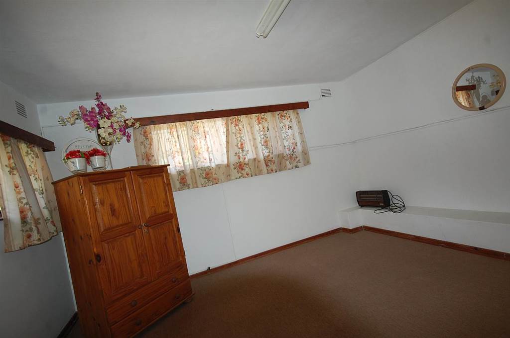 3 Bed House in Umtentweni photo number 28