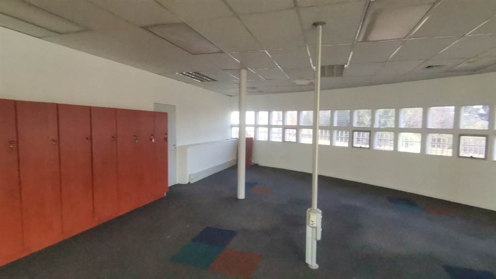 520  m² Commercial space in Bedfordview photo number 11