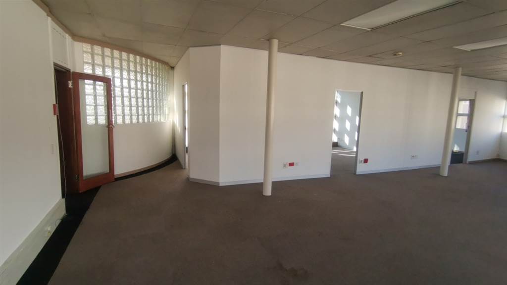 520  m² Commercial space in Bedfordview photo number 16