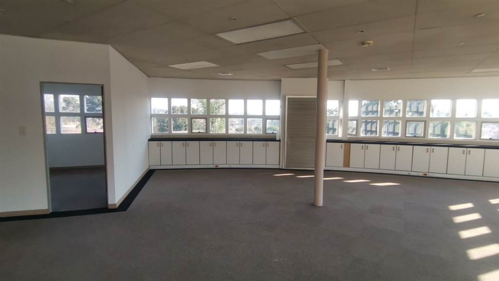 520  m² Commercial space in Bedfordview photo number 15