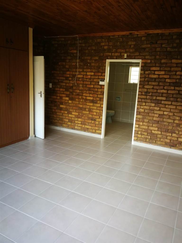 3 Bed House in Randfontein photo number 7