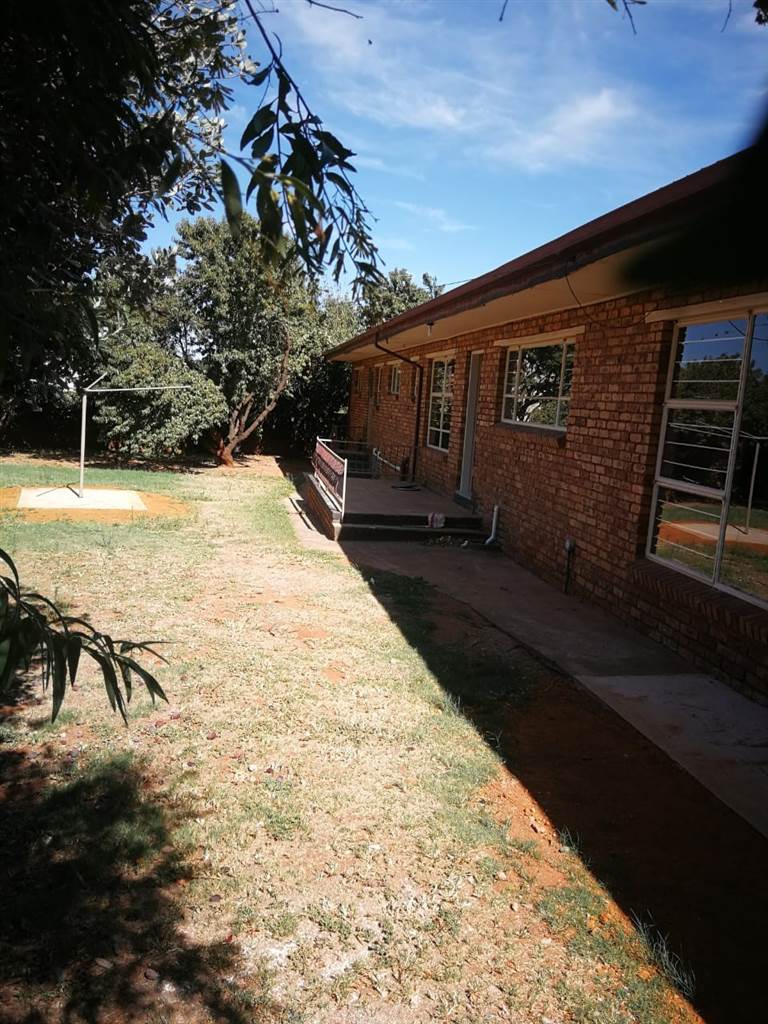 3 Bed House in Randfontein photo number 4