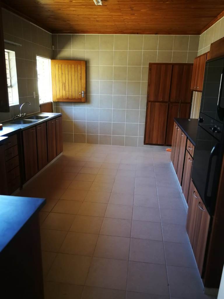 3 Bed House in Randfontein photo number 6