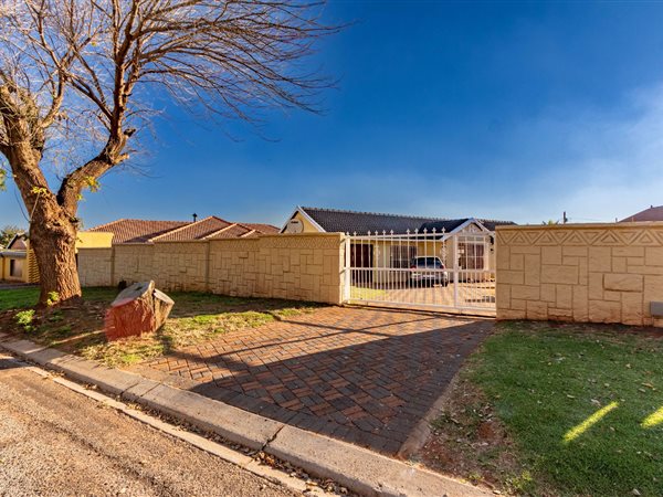 3 Bedroom House 3 Bedroom House
