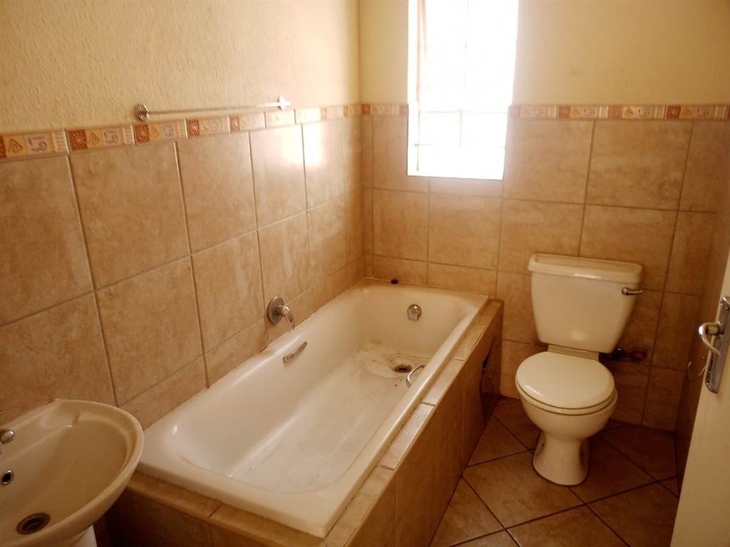 4 Bed House in Pretoria West photo number 14