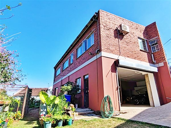 3 Bedroom House 3 Bedroom House