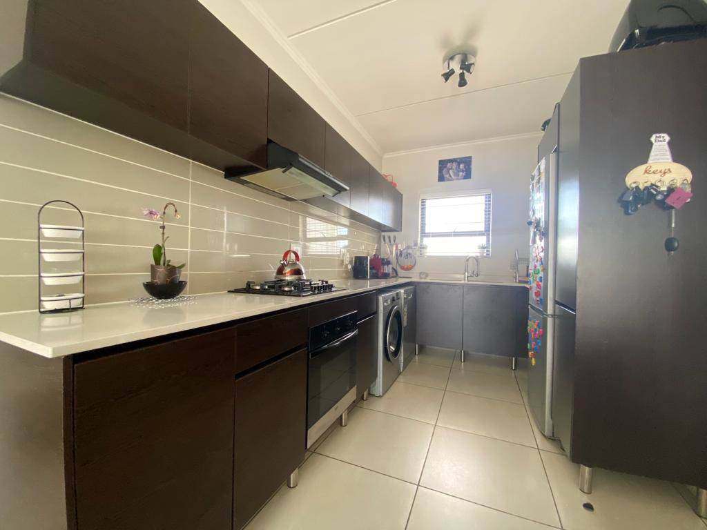 3 Bed Townhouse in Greenstone Hill photo number 2
