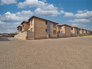2 Bed Apartment in Rynfield AH