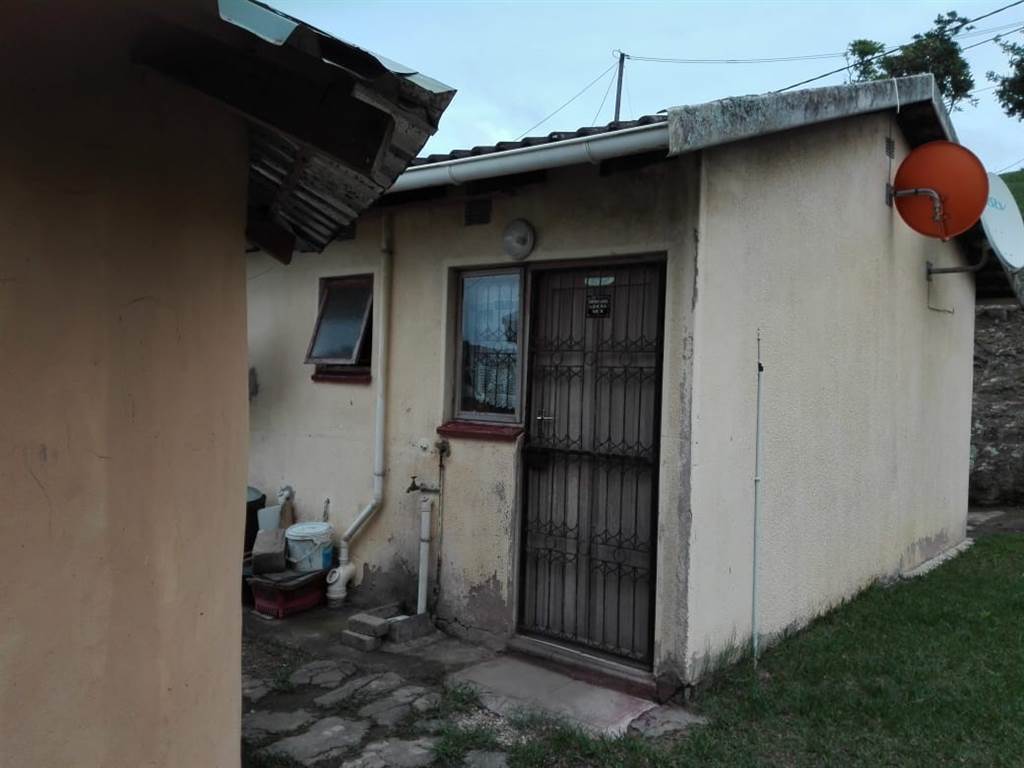 2 Bed House in Umlazi photo number 12