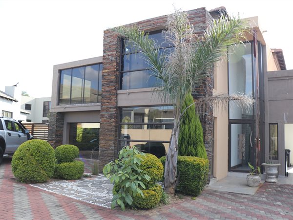 4 Bedroom House 4 Bedroom House