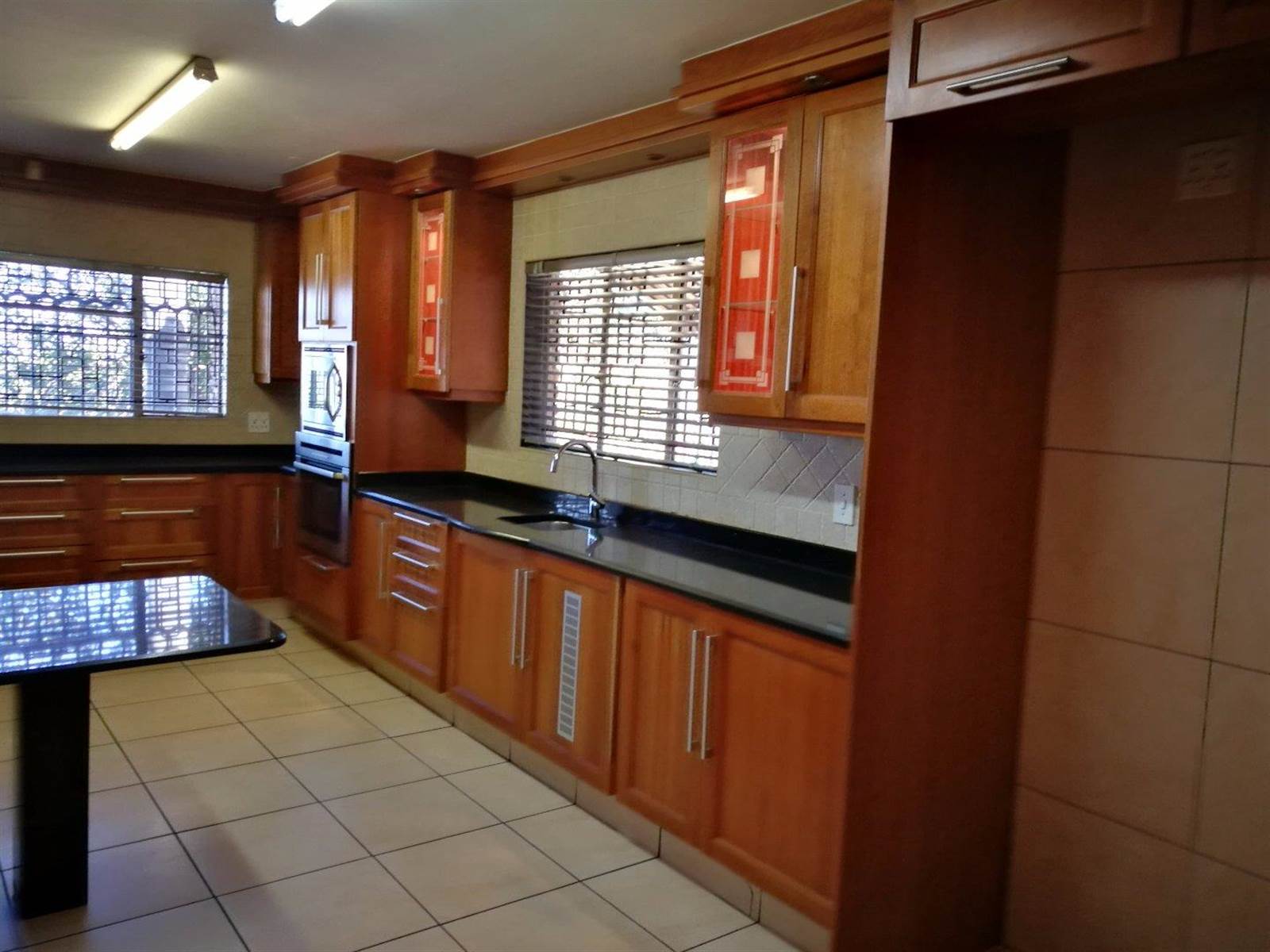 5 Bed House in Laudium photo number 3