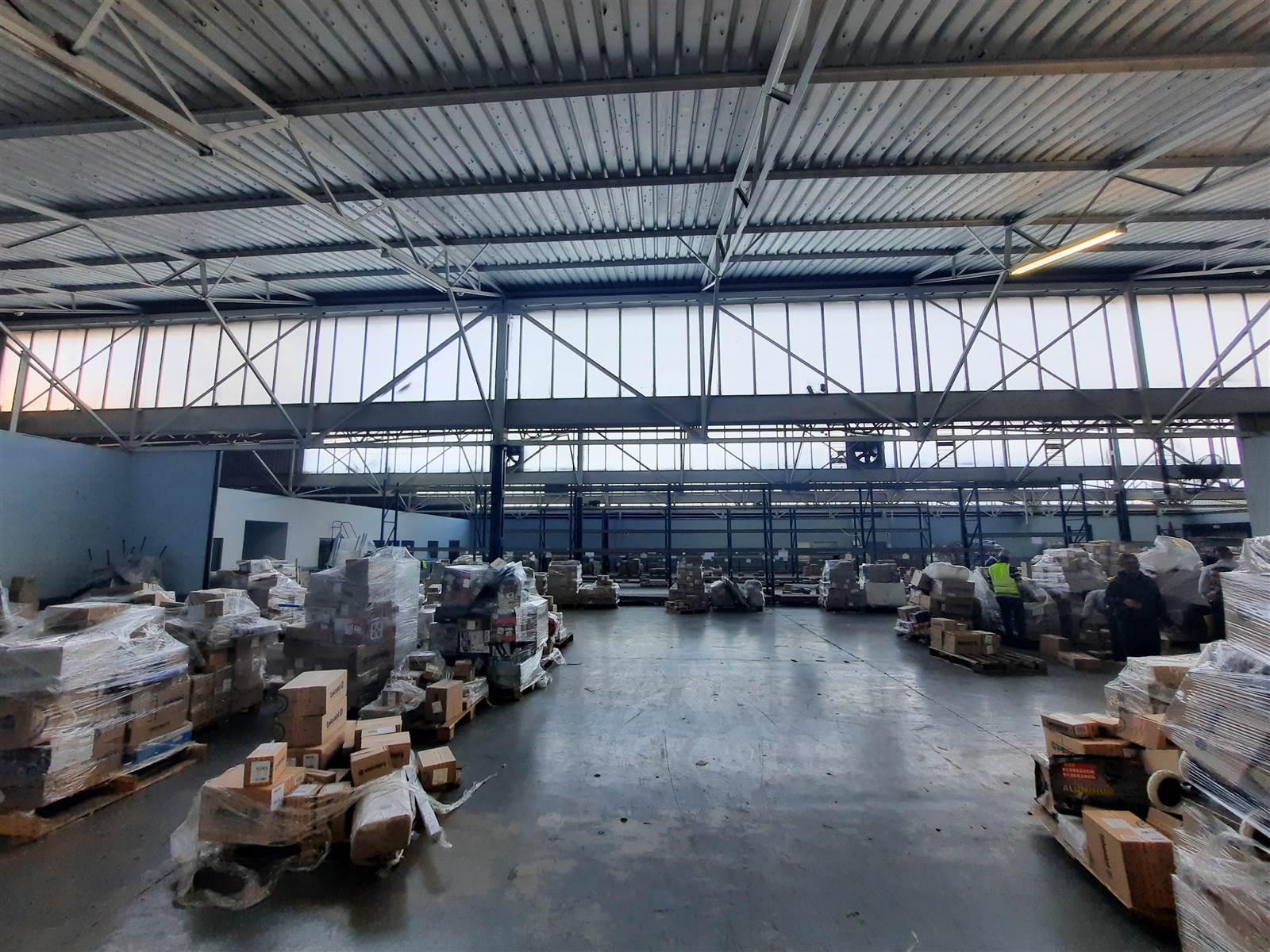 11200  m² Industrial space in Industria West photo number 2