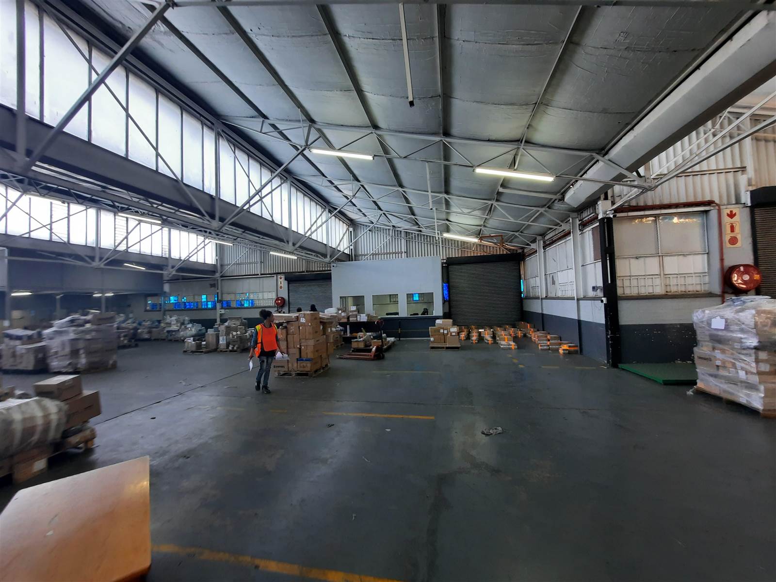 11200  m² Industrial space in Industria West photo number 1