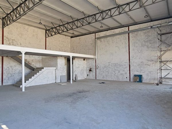 280  m² Industrial space
