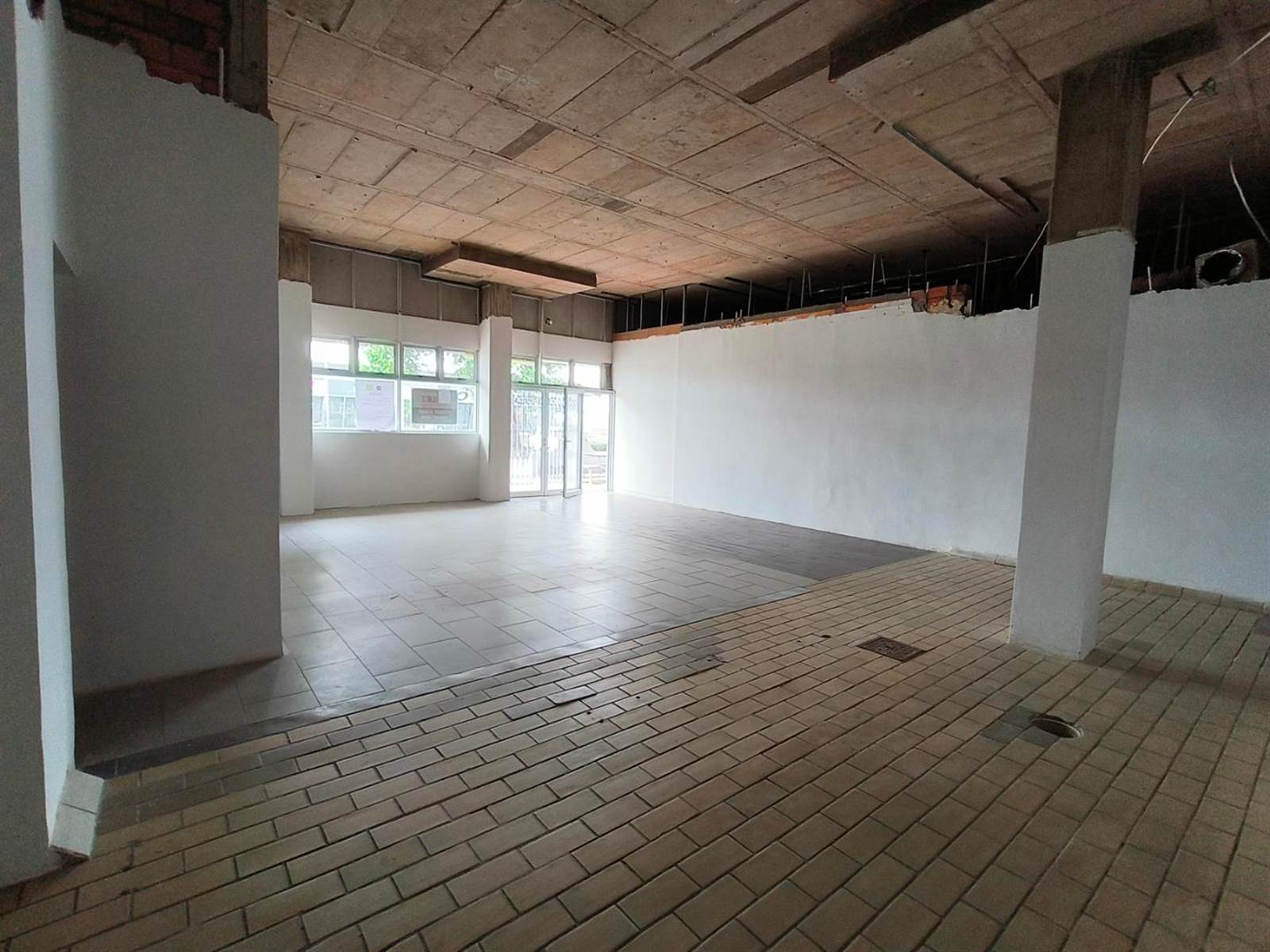 150  m² Retail Space in Pinetown Central photo number 3