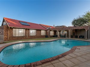 4 Bed House in Suideroord