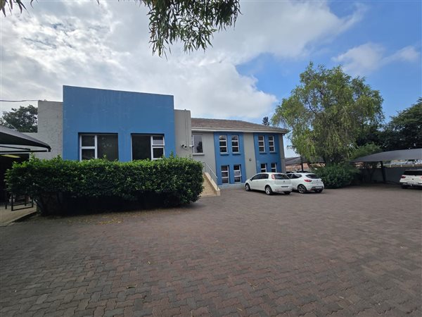 400 m² Commercial space 400 m² Commercial space