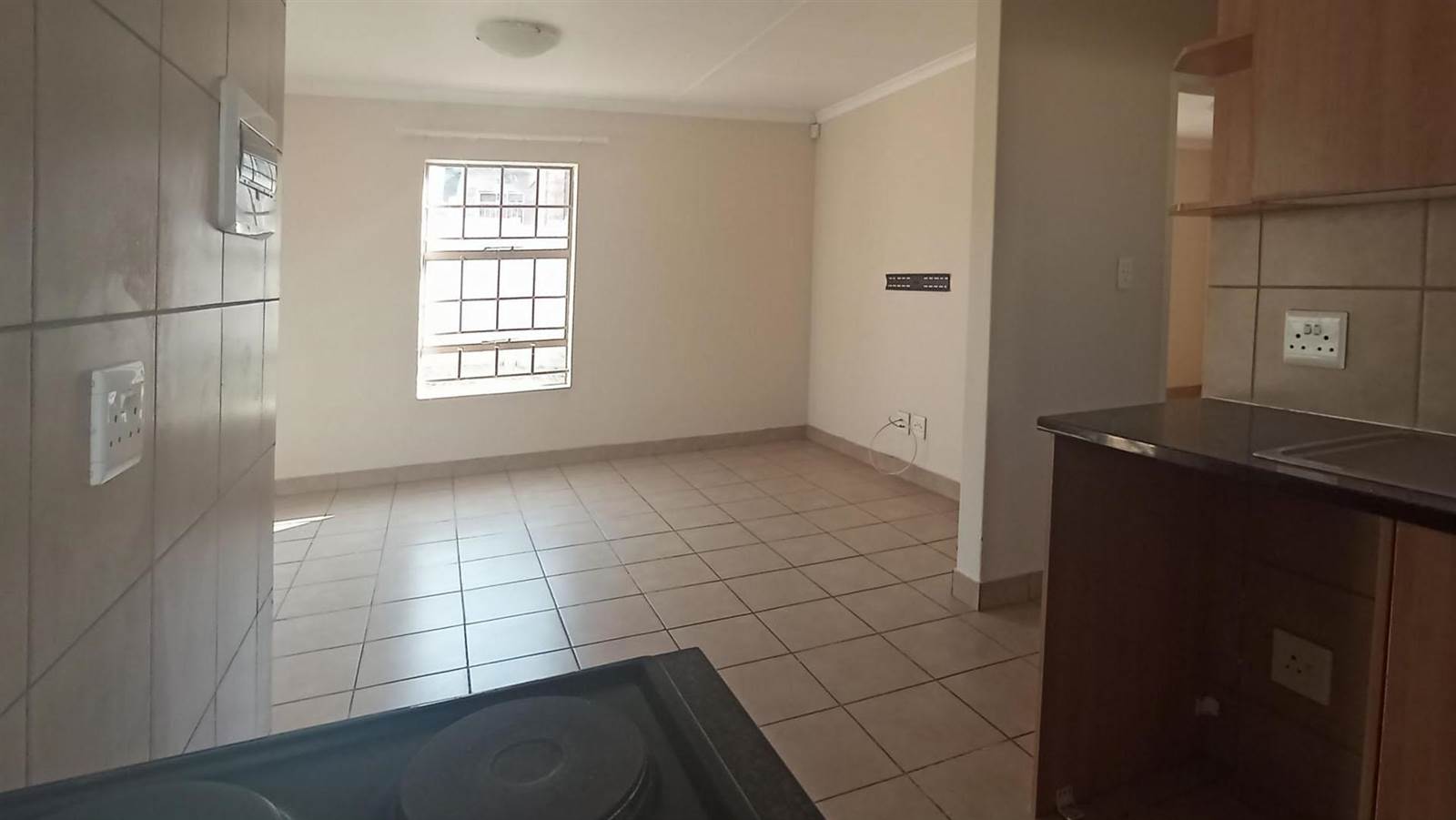 2 Bed House in Olievenhoutbosch photo number 5