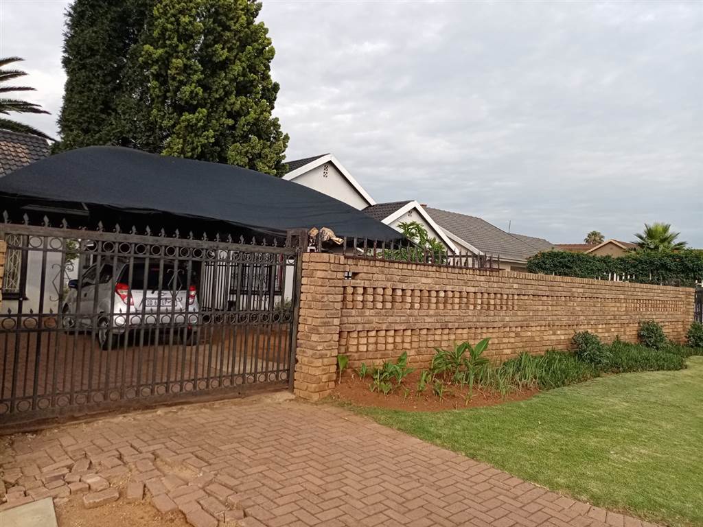 3 Bed House for sale in Leondale T4439521 Private Property
