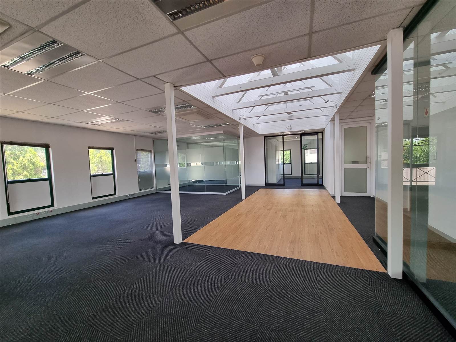669  m² Commercial space in Rivonia photo number 2