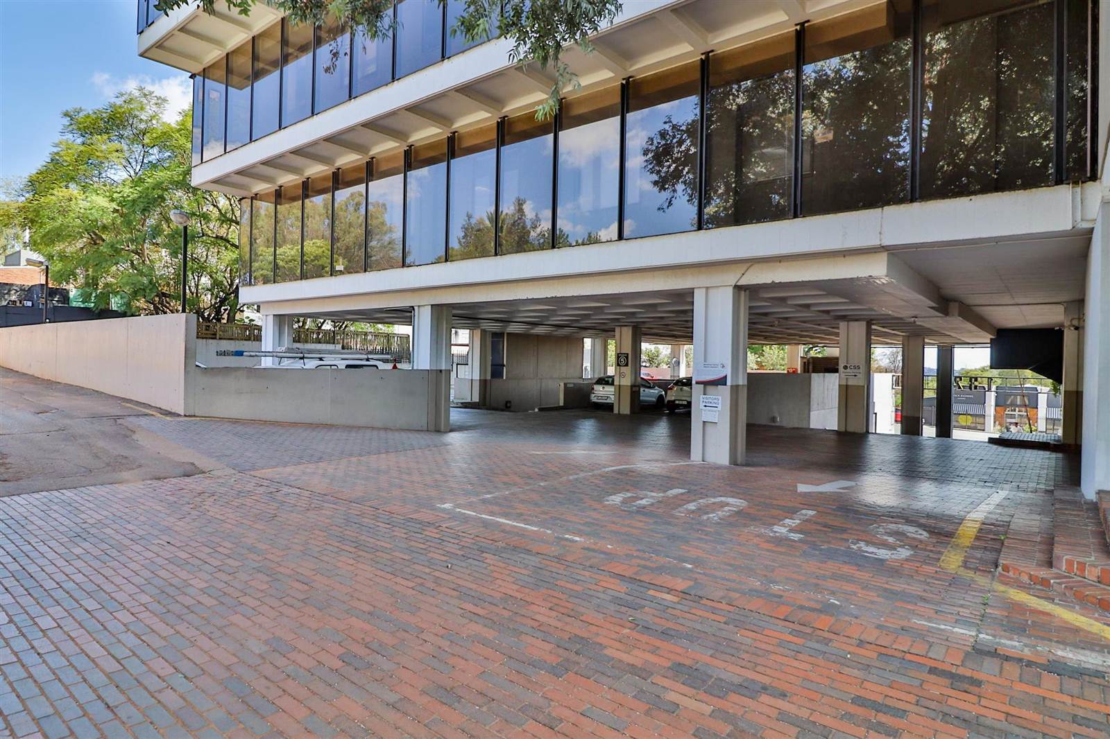 450  m² Commercial space in Rosebank photo number 3