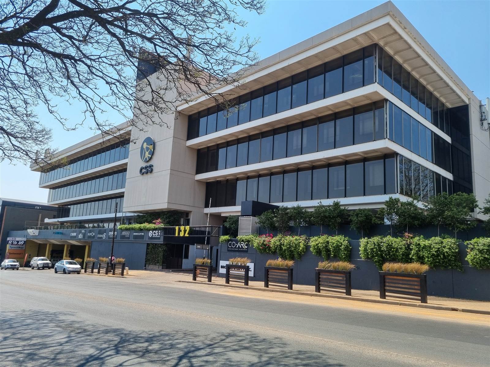 450  m² Commercial space in Rosebank photo number 1