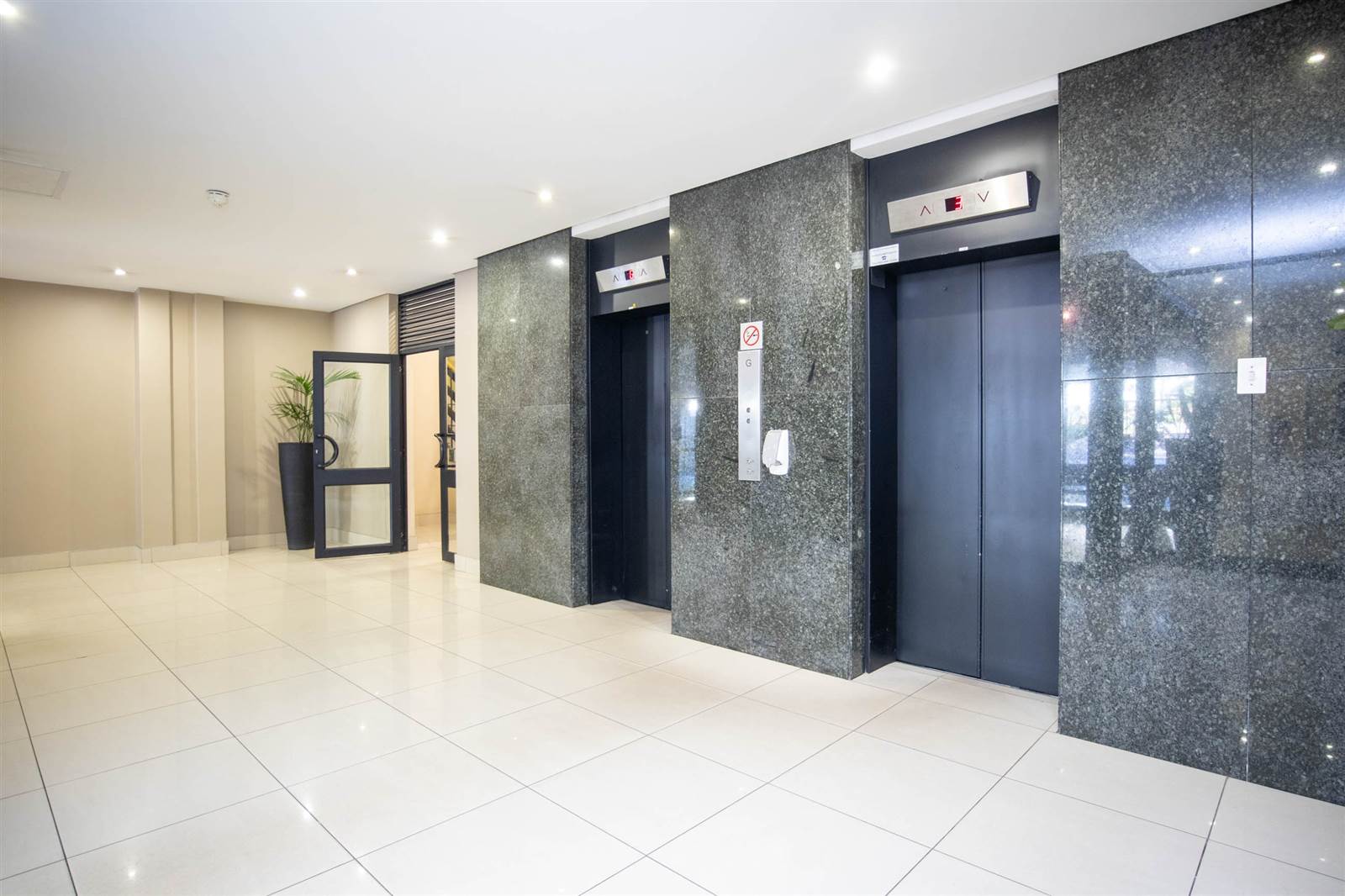 450  m² Commercial space in Rosebank photo number 6