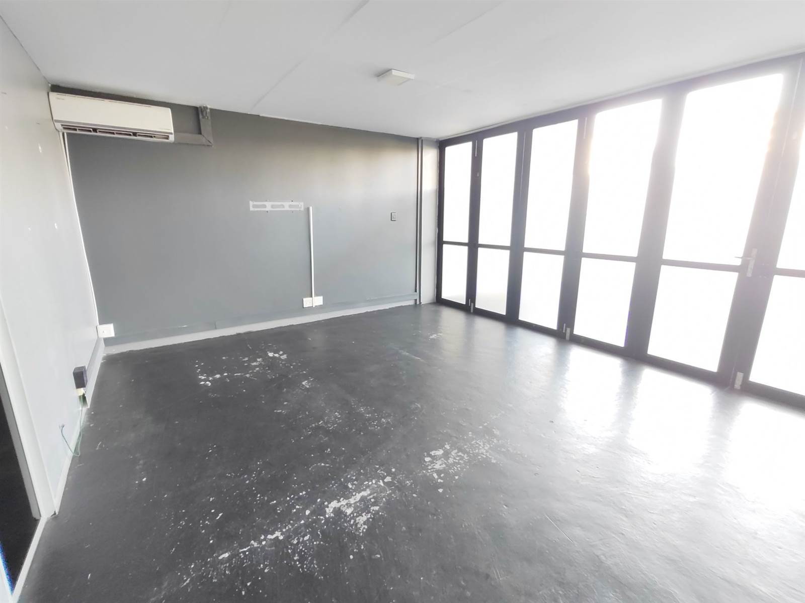 237  m² Office Space in Point Waterfront photo number 4