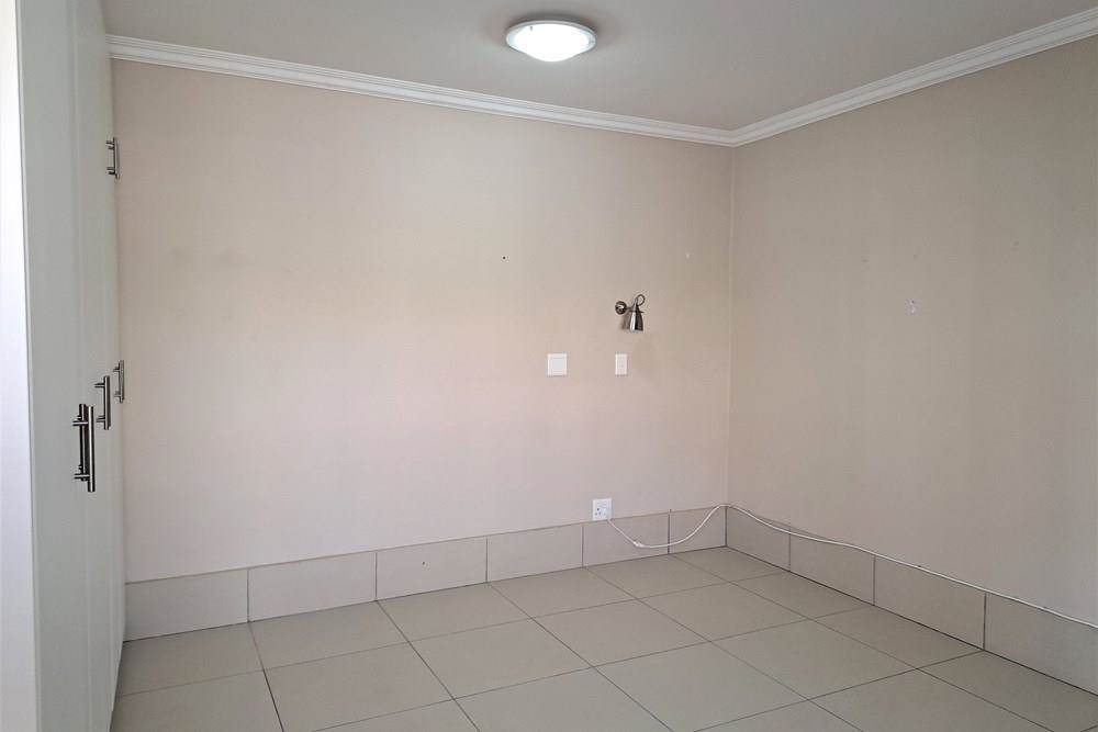 1 Bed Apartment in Kanoneiland photo number 4