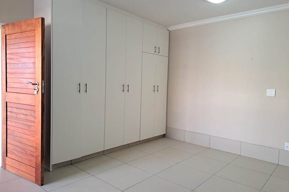 1 Bed Apartment in Kanoneiland photo number 2