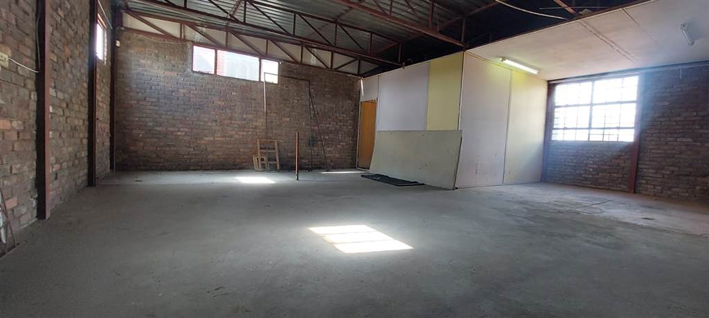200  m² Commercial space in Kimberley Central photo number 18