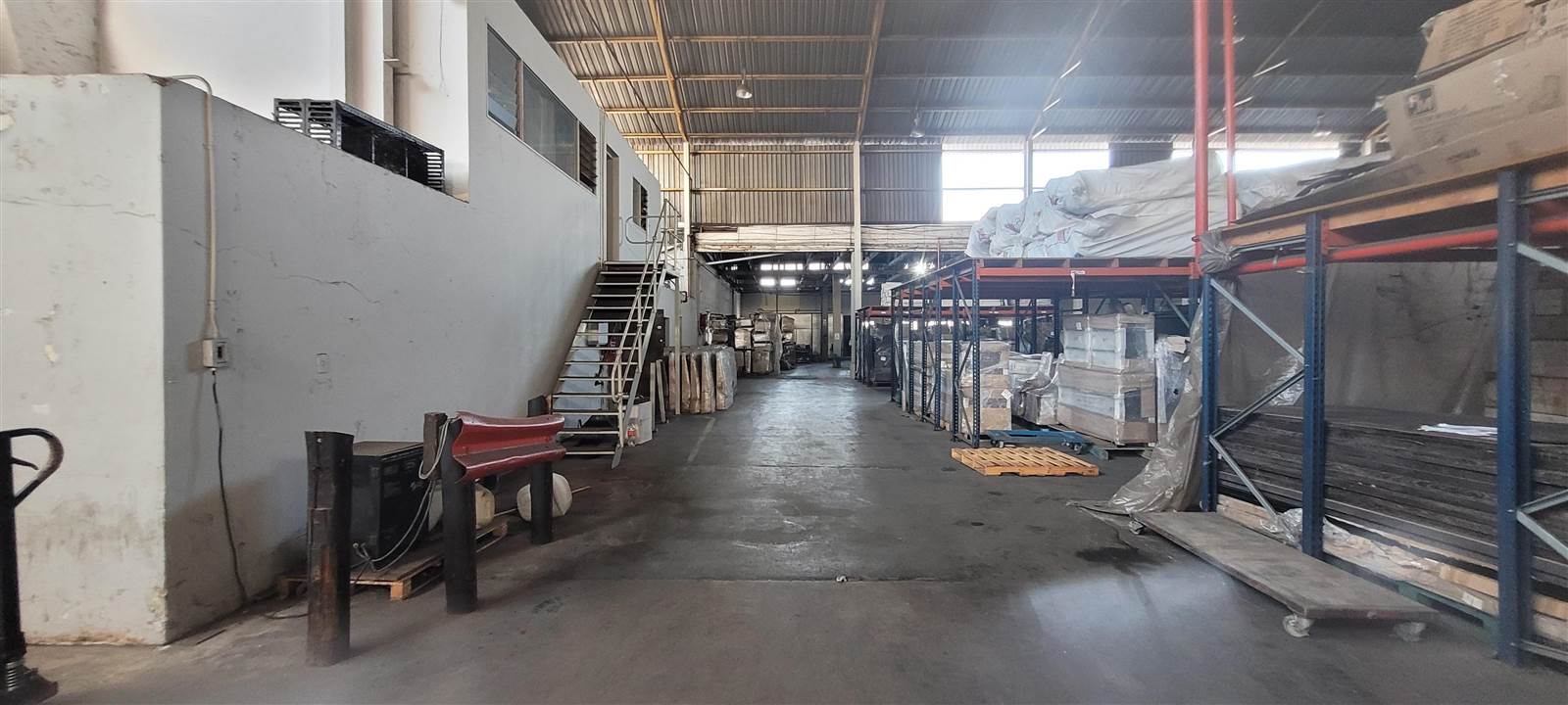 8000  m² Industrial space in Industria West photo number 5