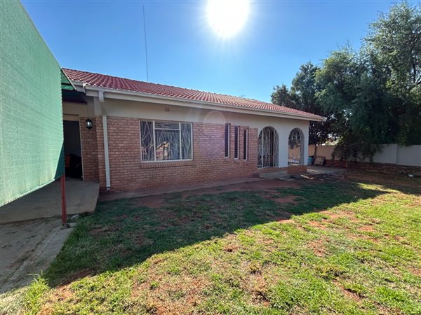 4 Bed House in Barkly West
