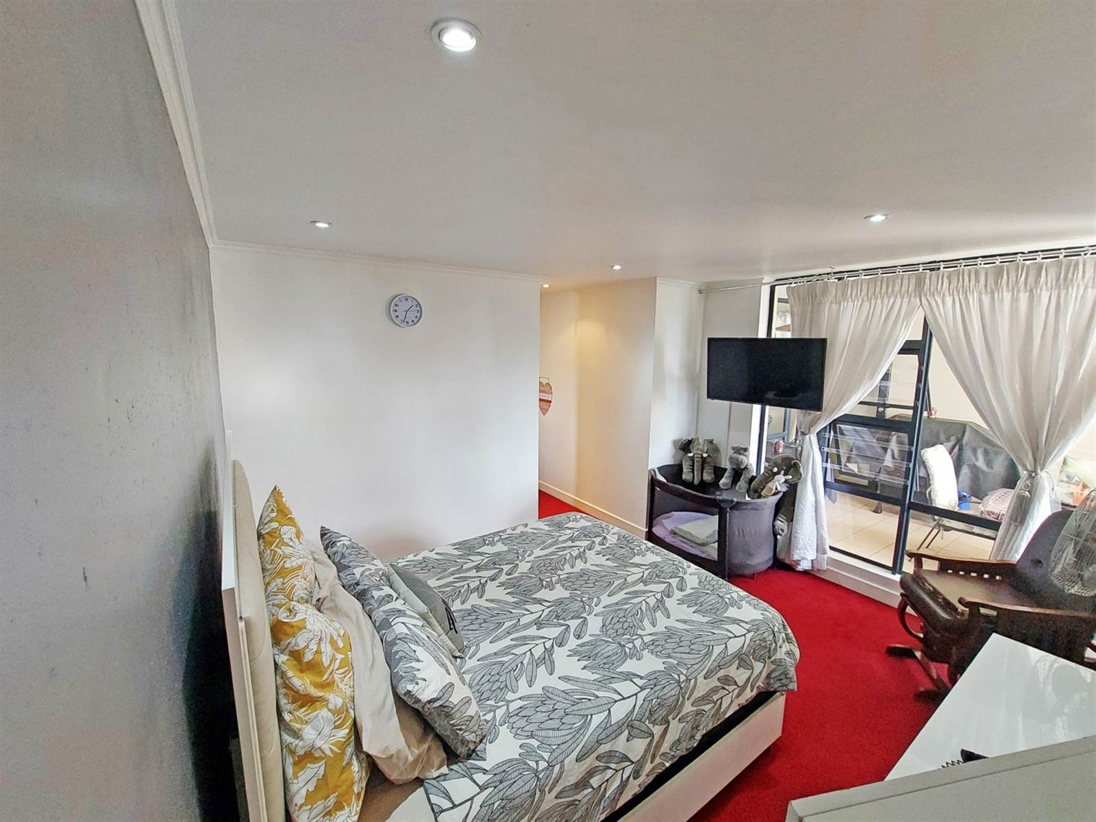 2 Bed Apartment in Sandown photo number 14