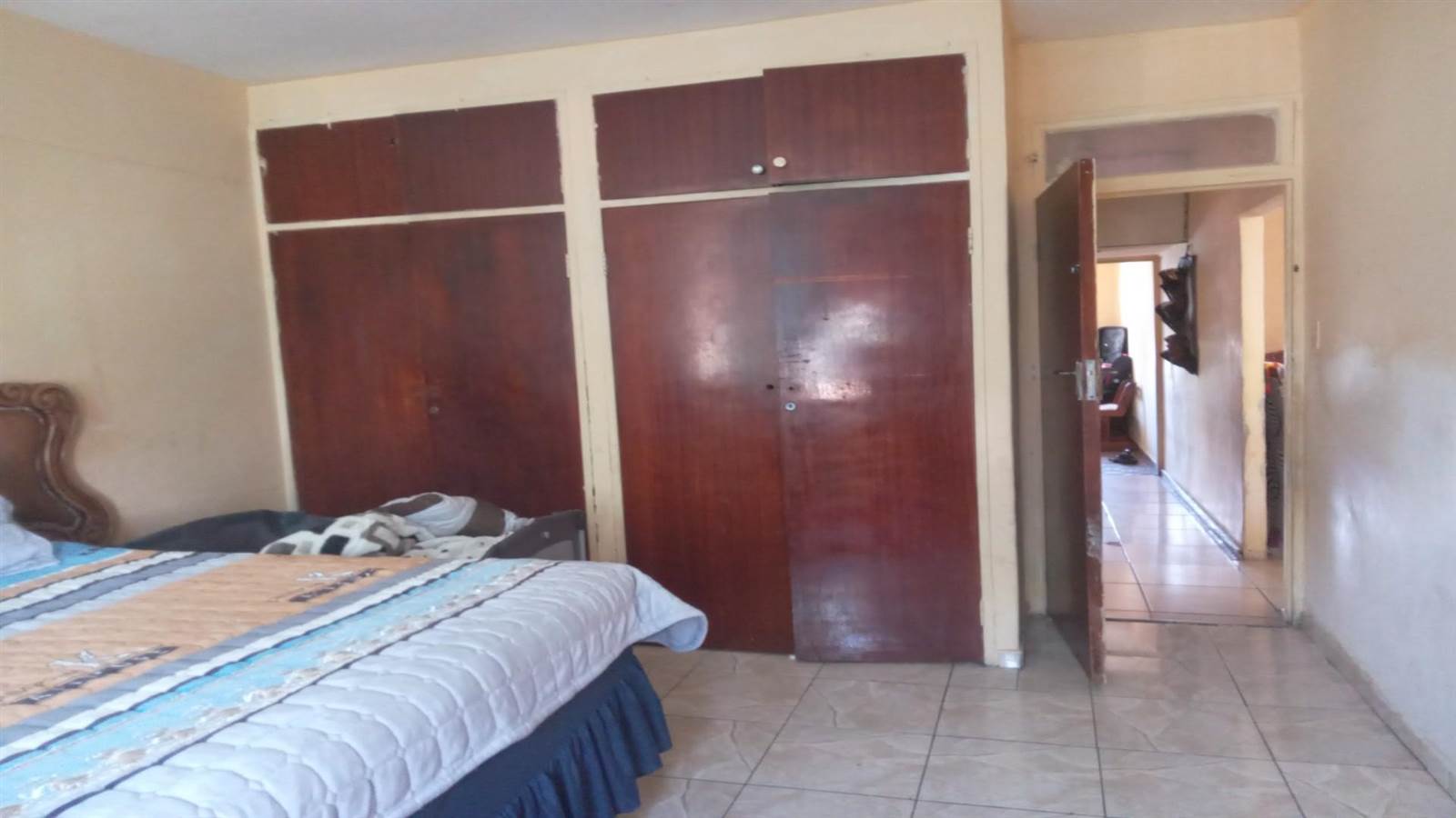 2 Bed Apartment in Vereeniging Central photo number 9