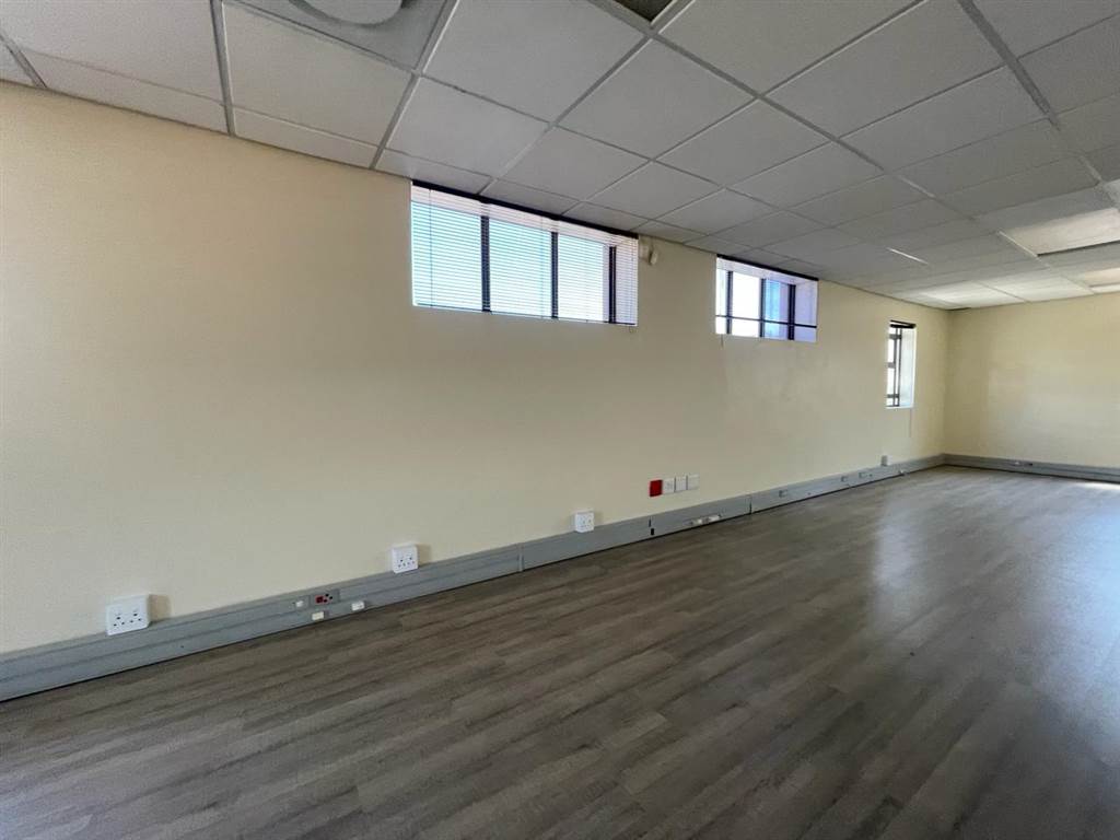 262  m² Commercial space in Milnerton Central photo number 8