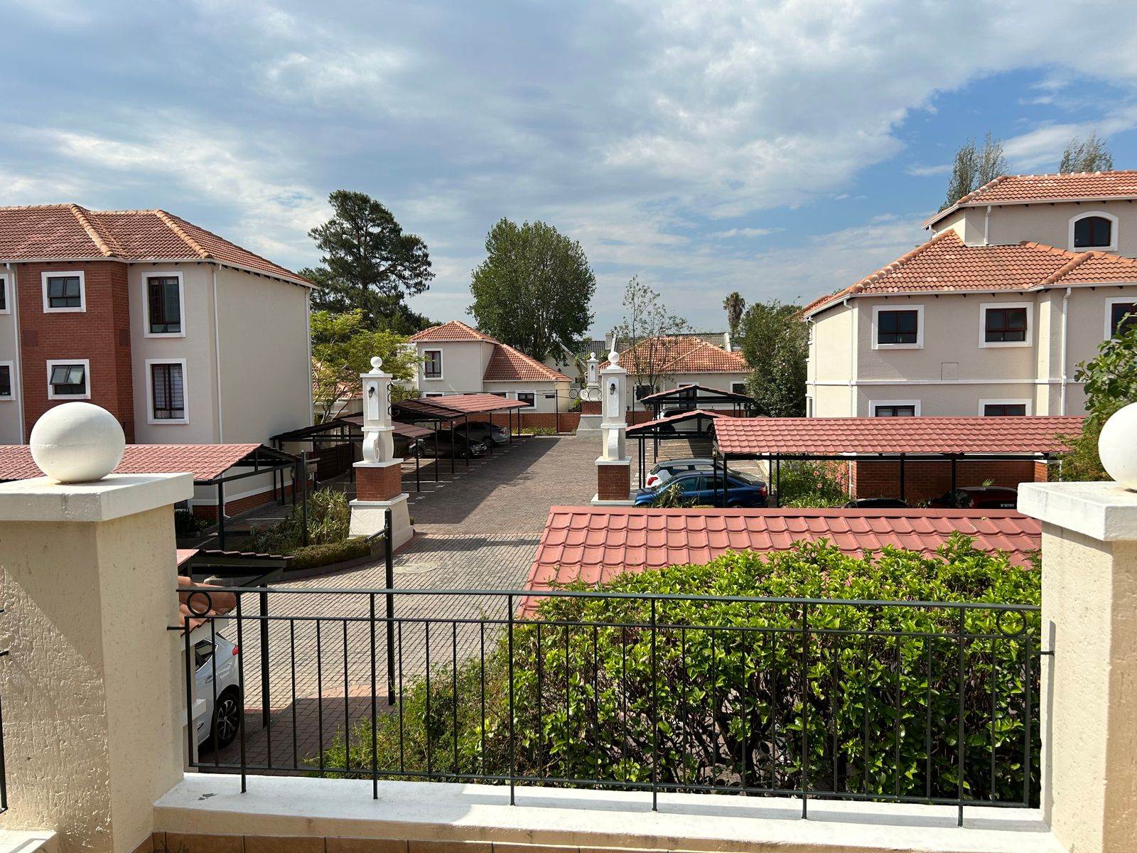 3 Bed Townhouse in Sunninghill photo number 1