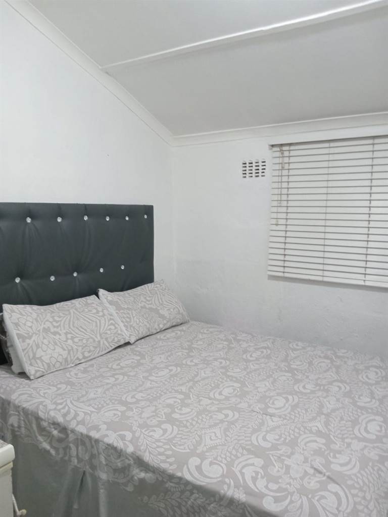 1 Bed Apartment in Crossmoor photo number 6