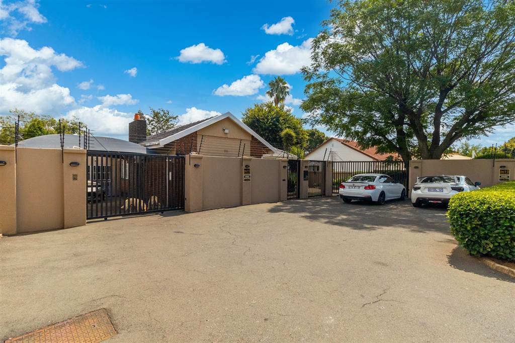 4 Bed House for sale in Dunvegan T4554227 Private Property