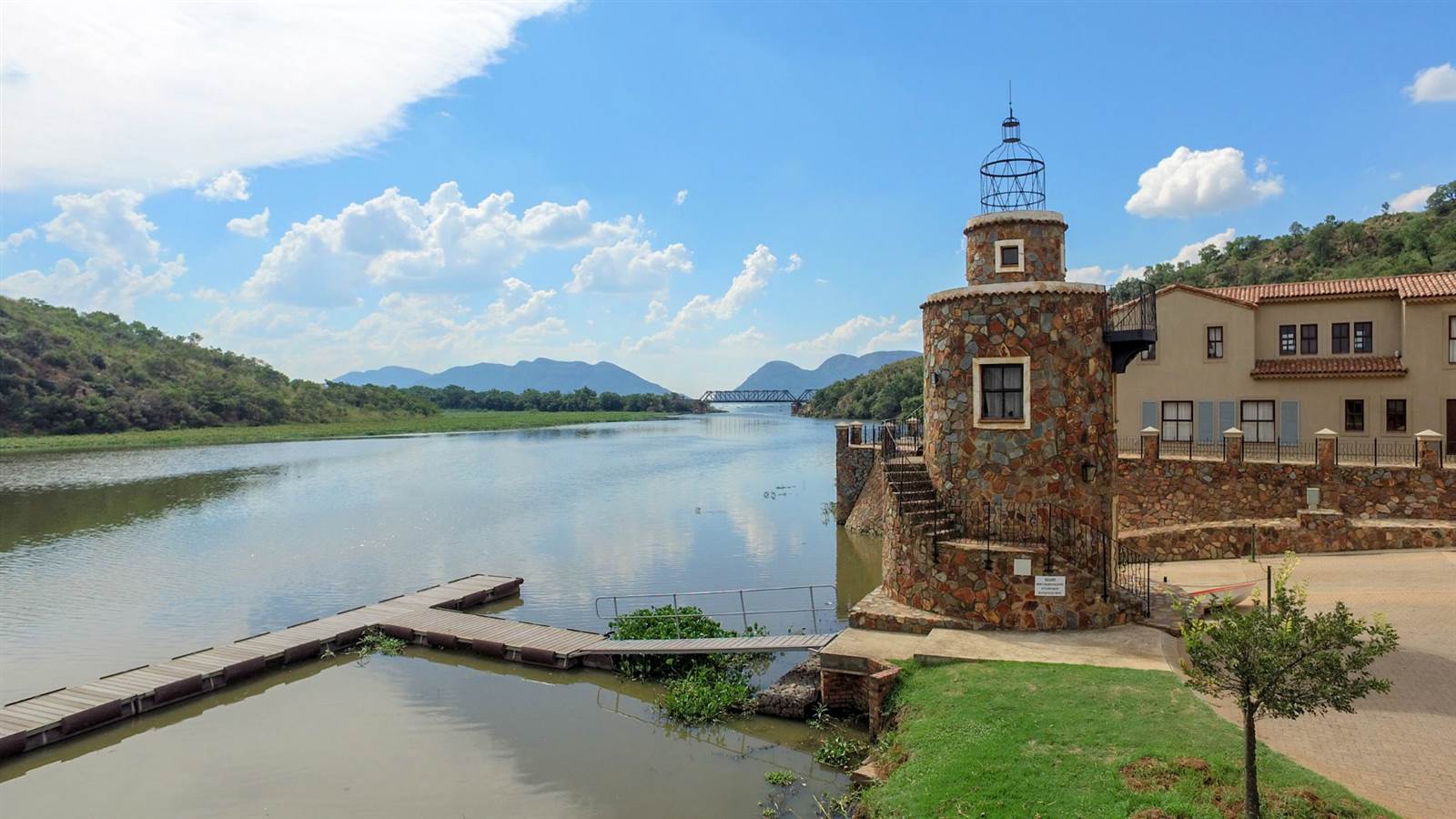 855 m² Land available in Hartbeespoort Dam photo number 2