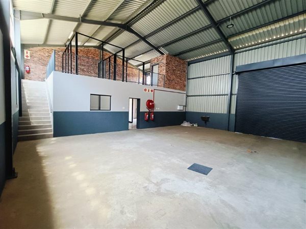 225  m² Industrial space