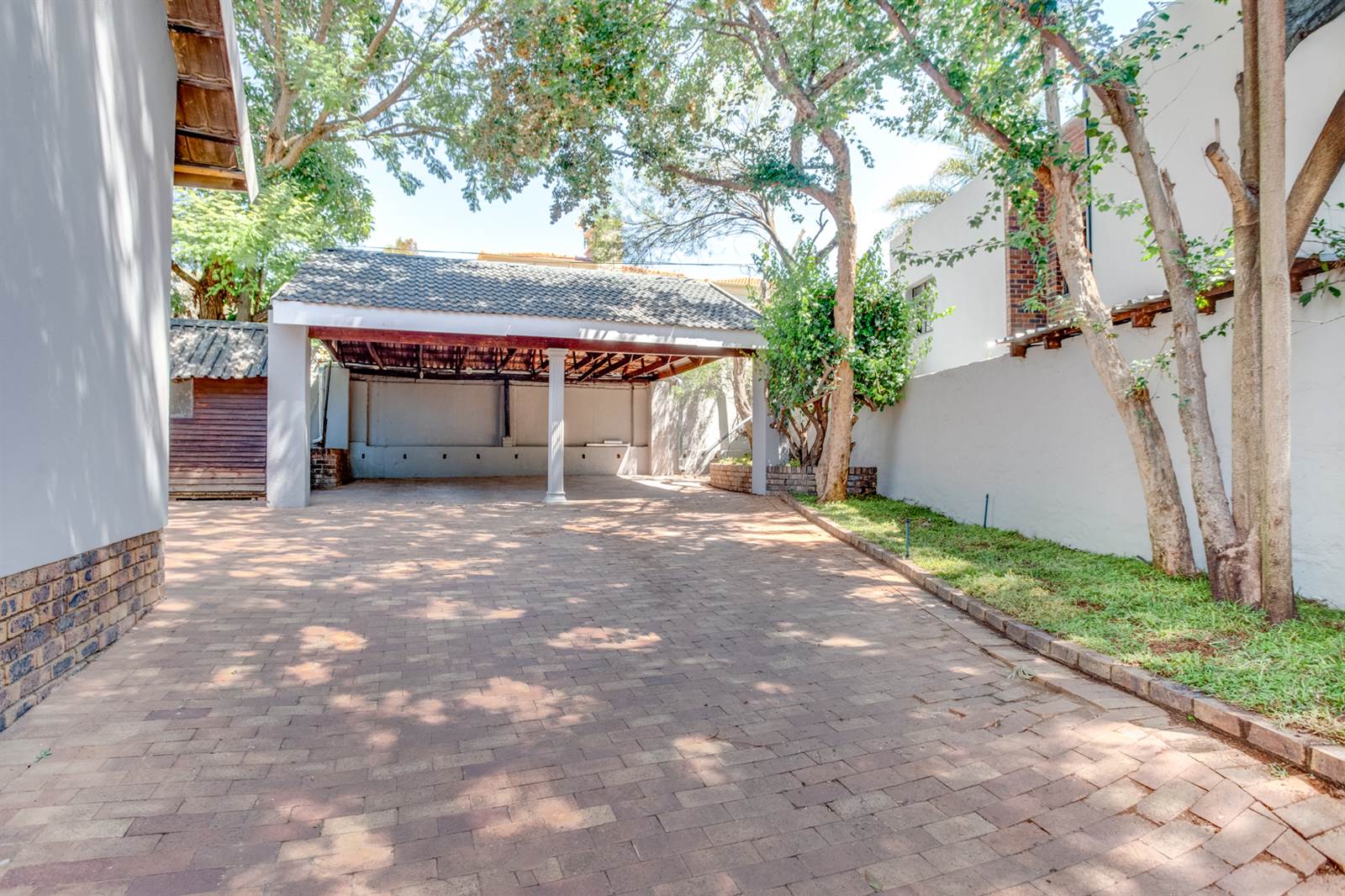 2 Bed House in Lonehill photo number 26