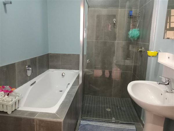 2 Bedroom House 2 Bedroom House